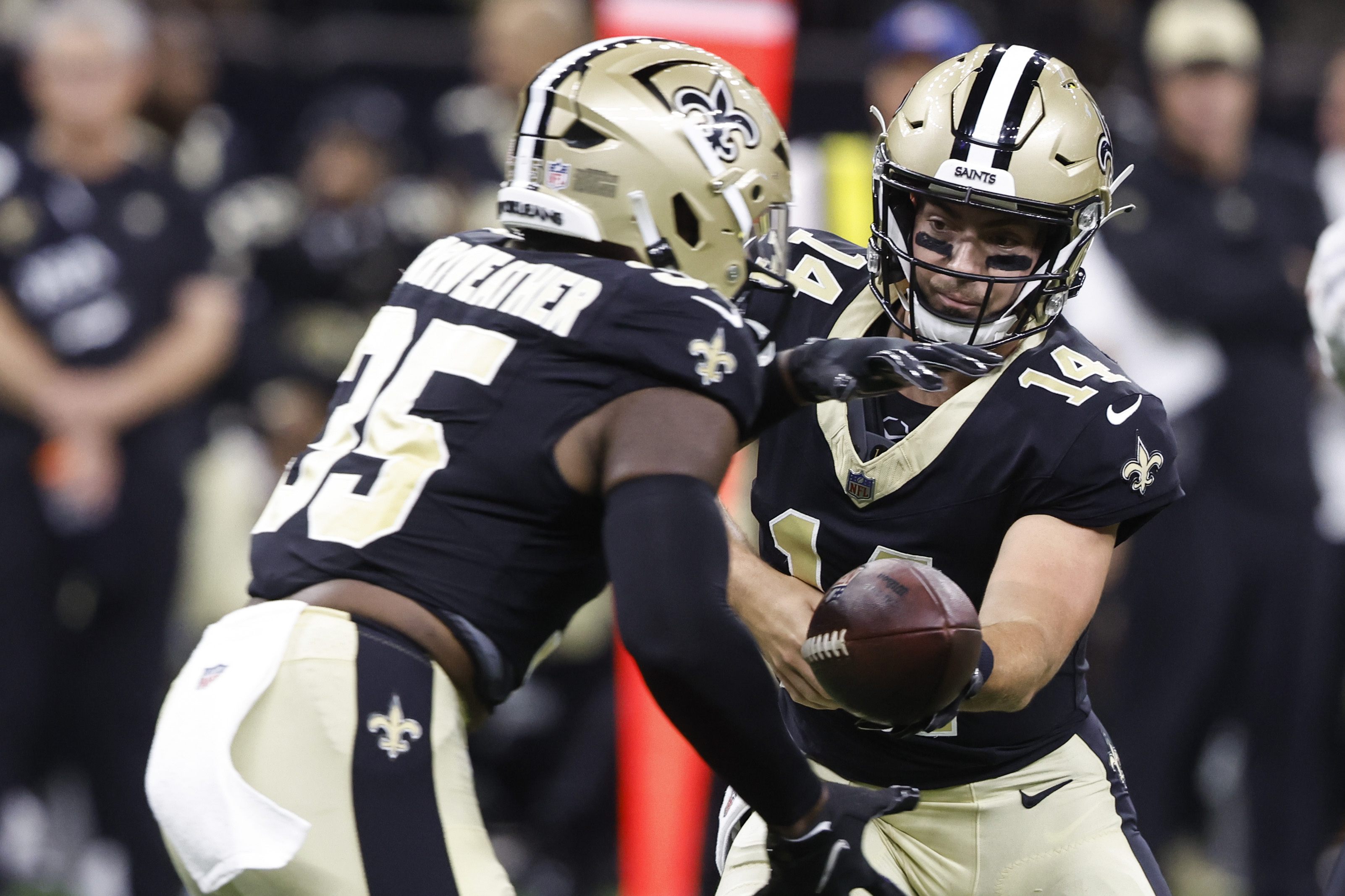 Carr tosses TD in Saints debut