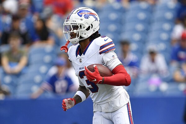 Buffalo Bills safety Damar Hamlin takes the field in first NFL