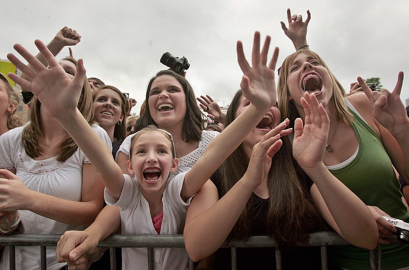 Remember when ‘American Idol’ flew Kris Allen home to Arkansas