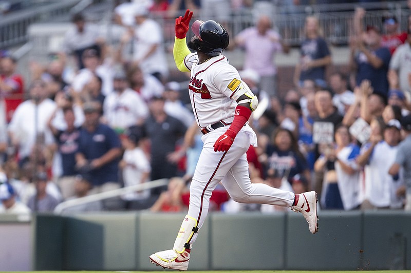 Angels' Kole Calhoun hits tiebreaking homer in eighth inning to