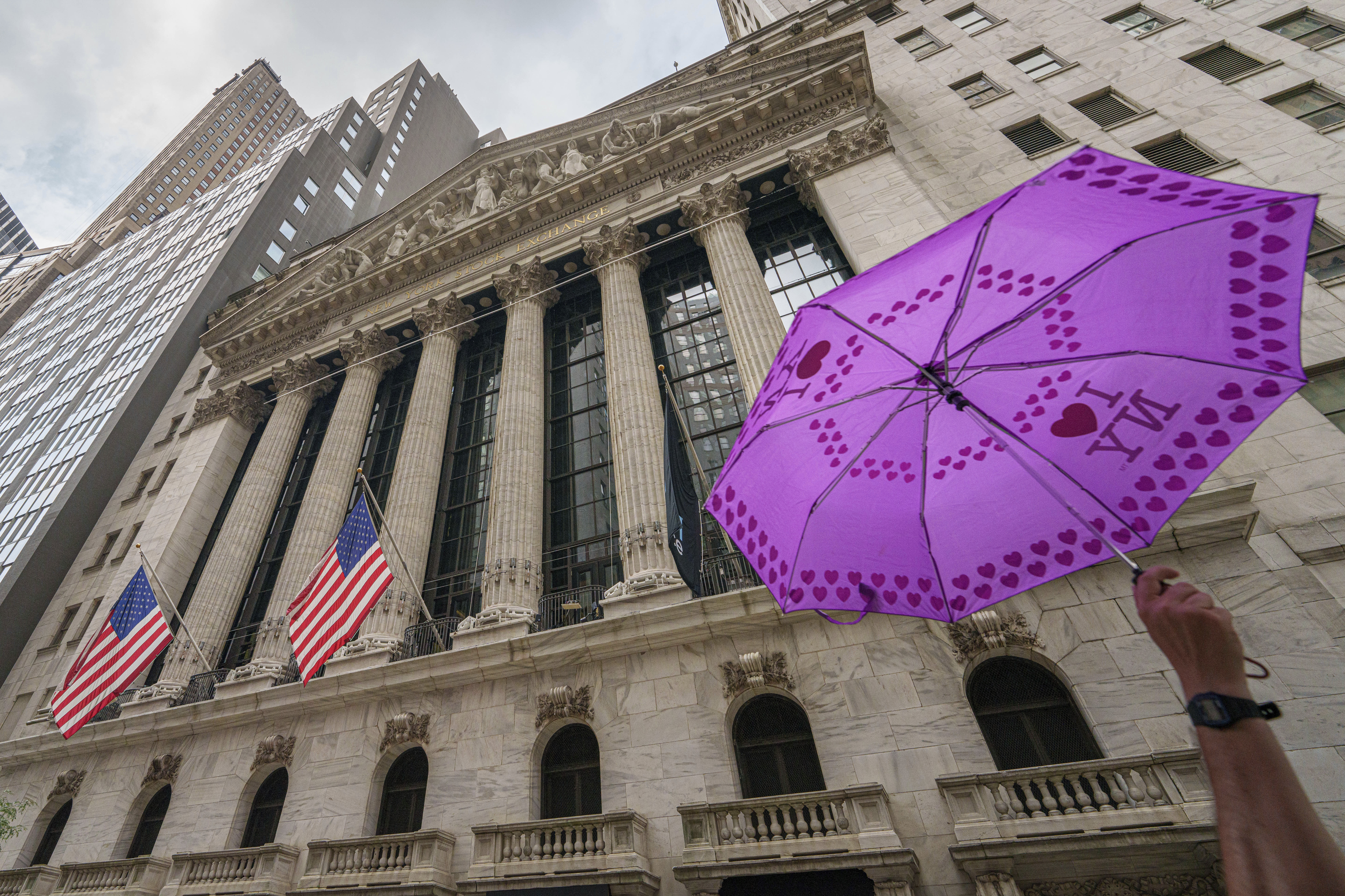 Stock market: Wall Street falls as the bond market cranks up the pressure - Vimarsana News