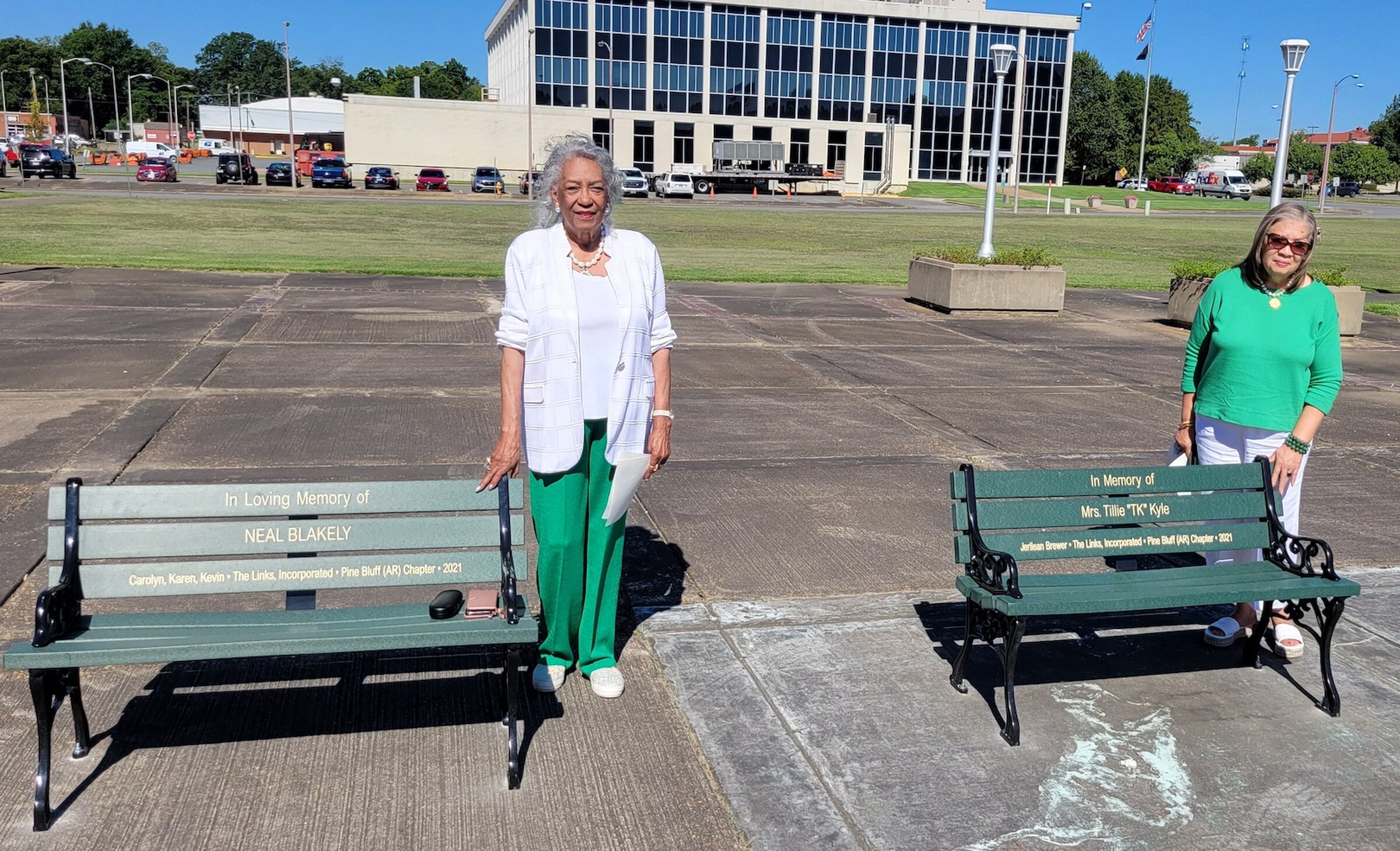 New benches memorialize PB leaders