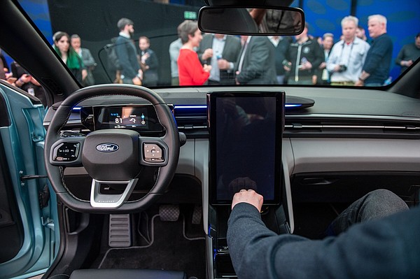 Ford foresees high growth in software subscription services - Vimarsana News