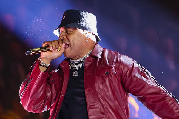 LL Cool J tour toasts hip-hop's 50th birthday - Vimarsana News