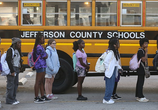 Issues remain as Kentucky school district restarts classes after busing fiasco