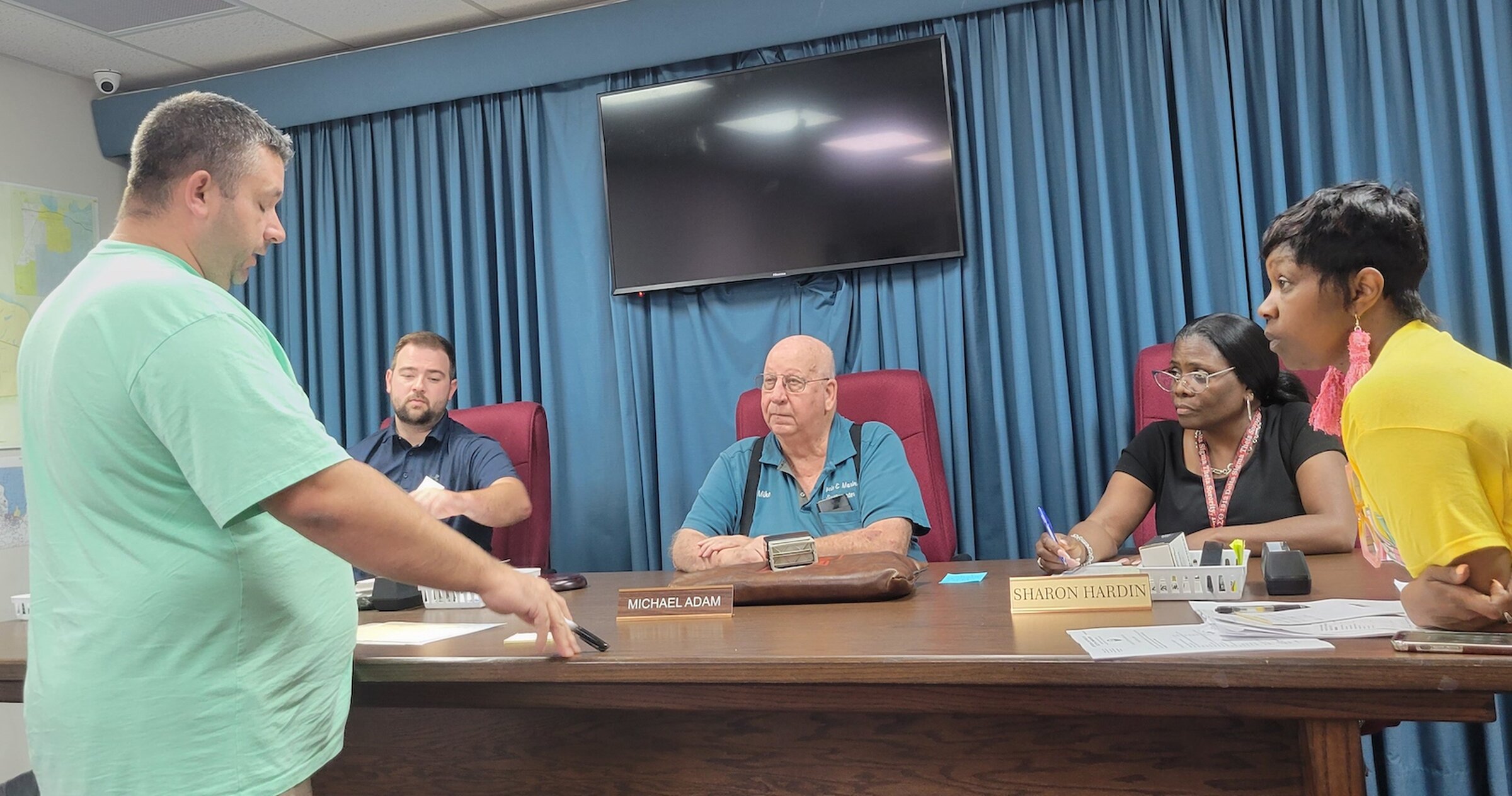 Jefferson County election worker raises sought