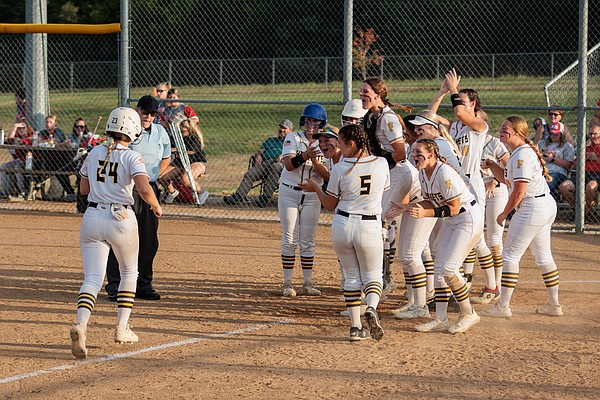Fulton softball returns stacked team, hoping for more success - Vimarsana News