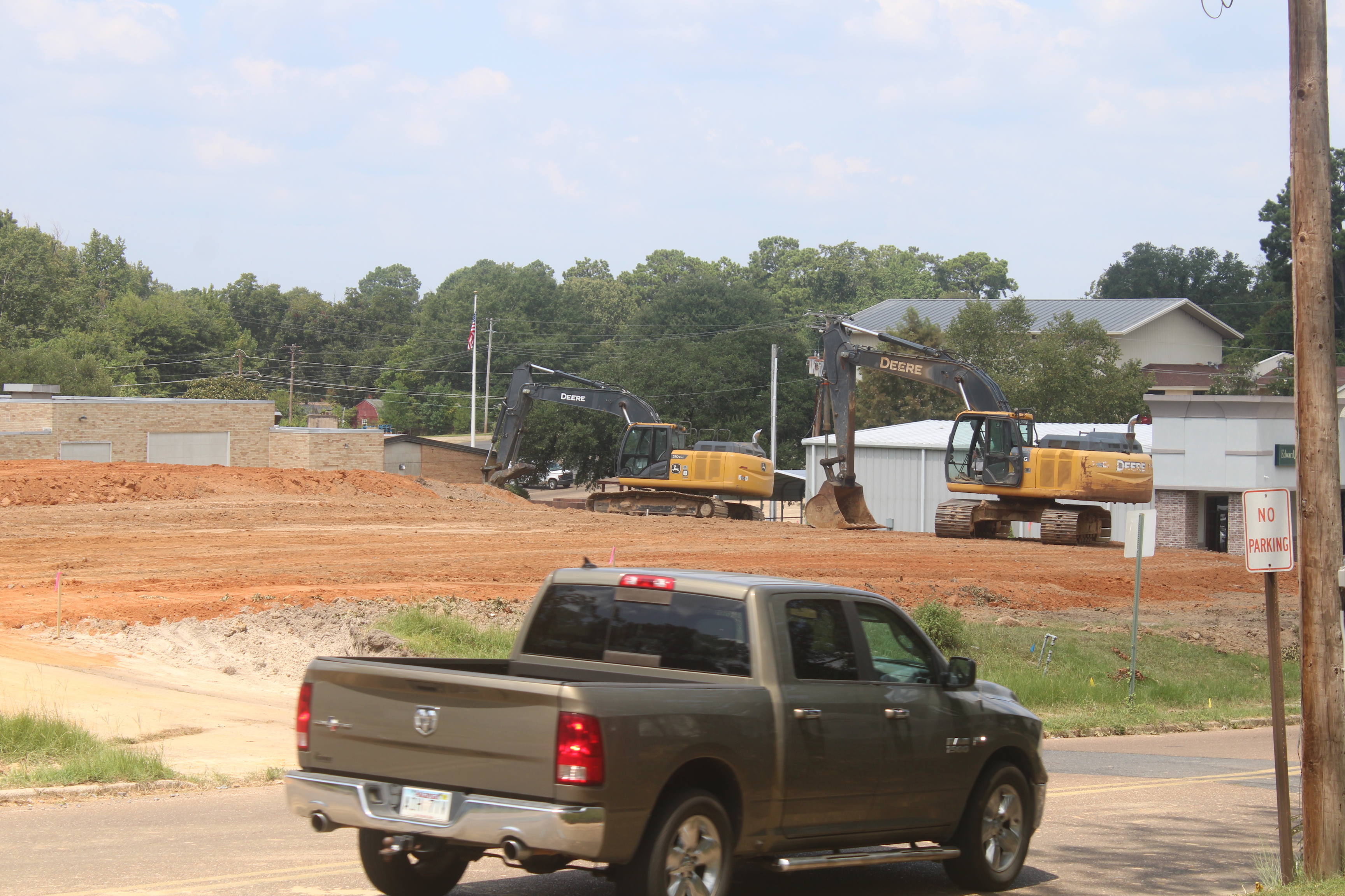 Dollar General going up on College - Vimarsana News
