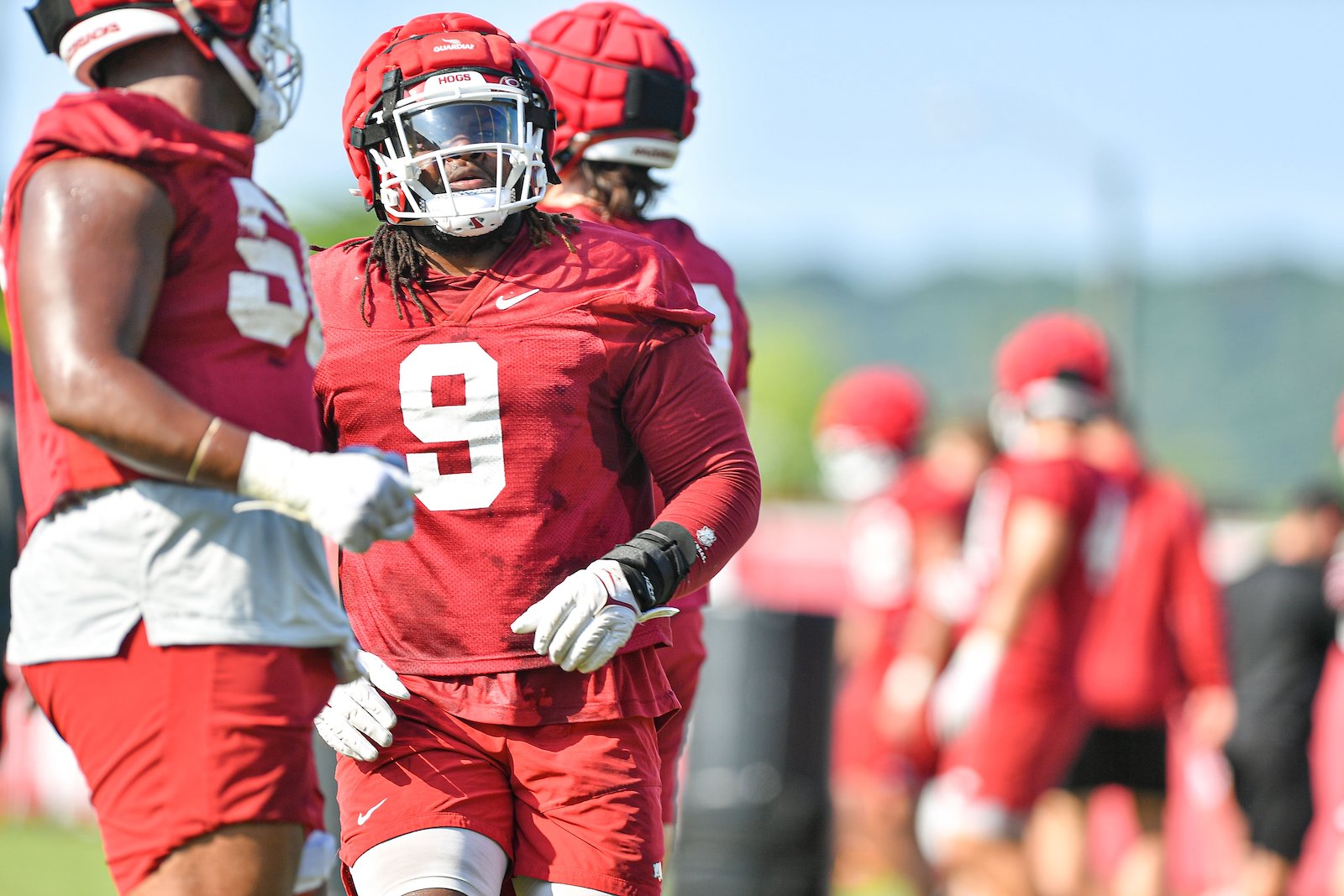 Arkansas defensive tackles provide sizable challenge for opponents - Vimarsana News