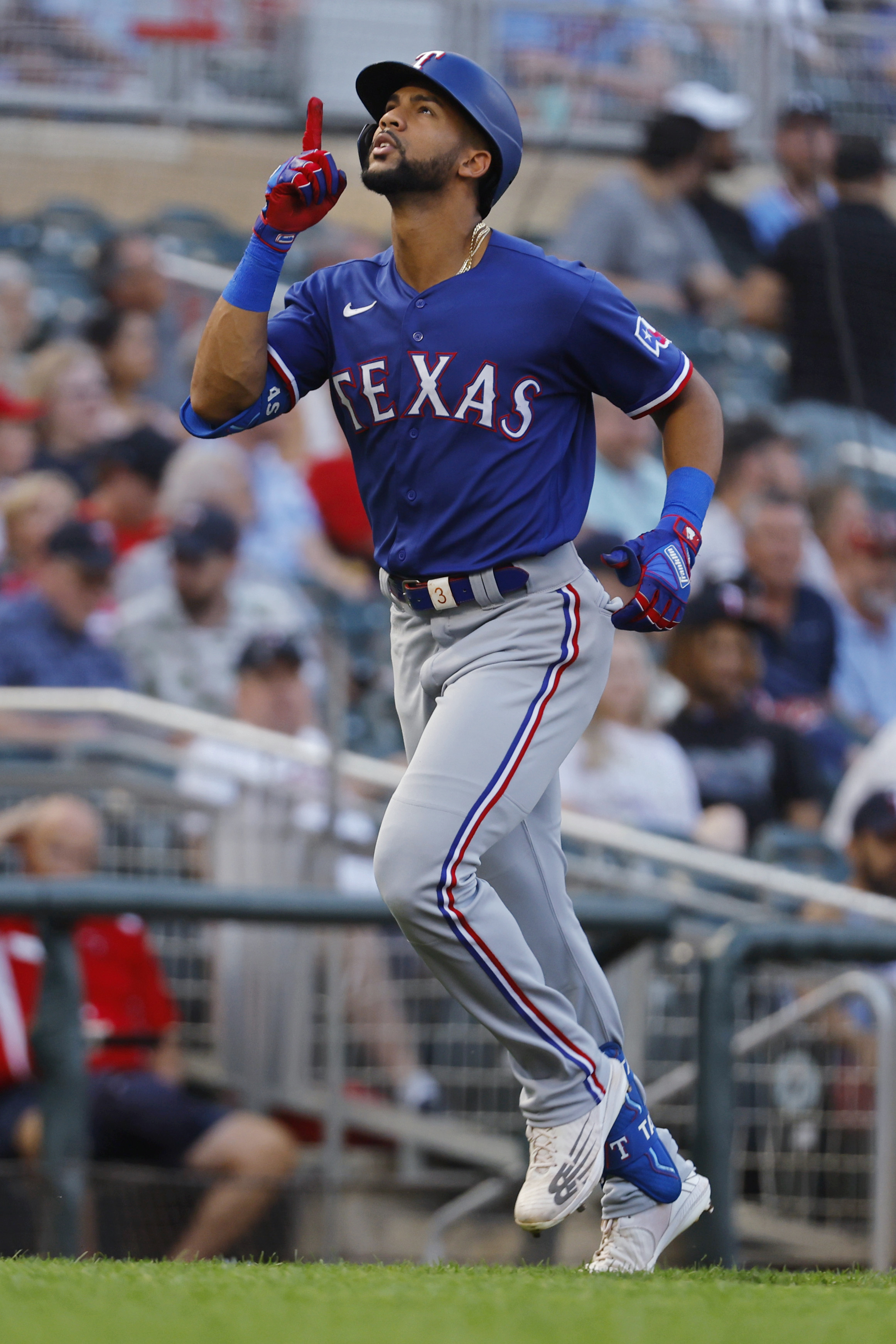 Medical City Lewisville on X: Cheering for the @Rangers as they take on  the Twins. The first 15,000 in the stadium tomorrow ( 7/9) will score a  Medical City Healthcare-sponsored Corey Seager