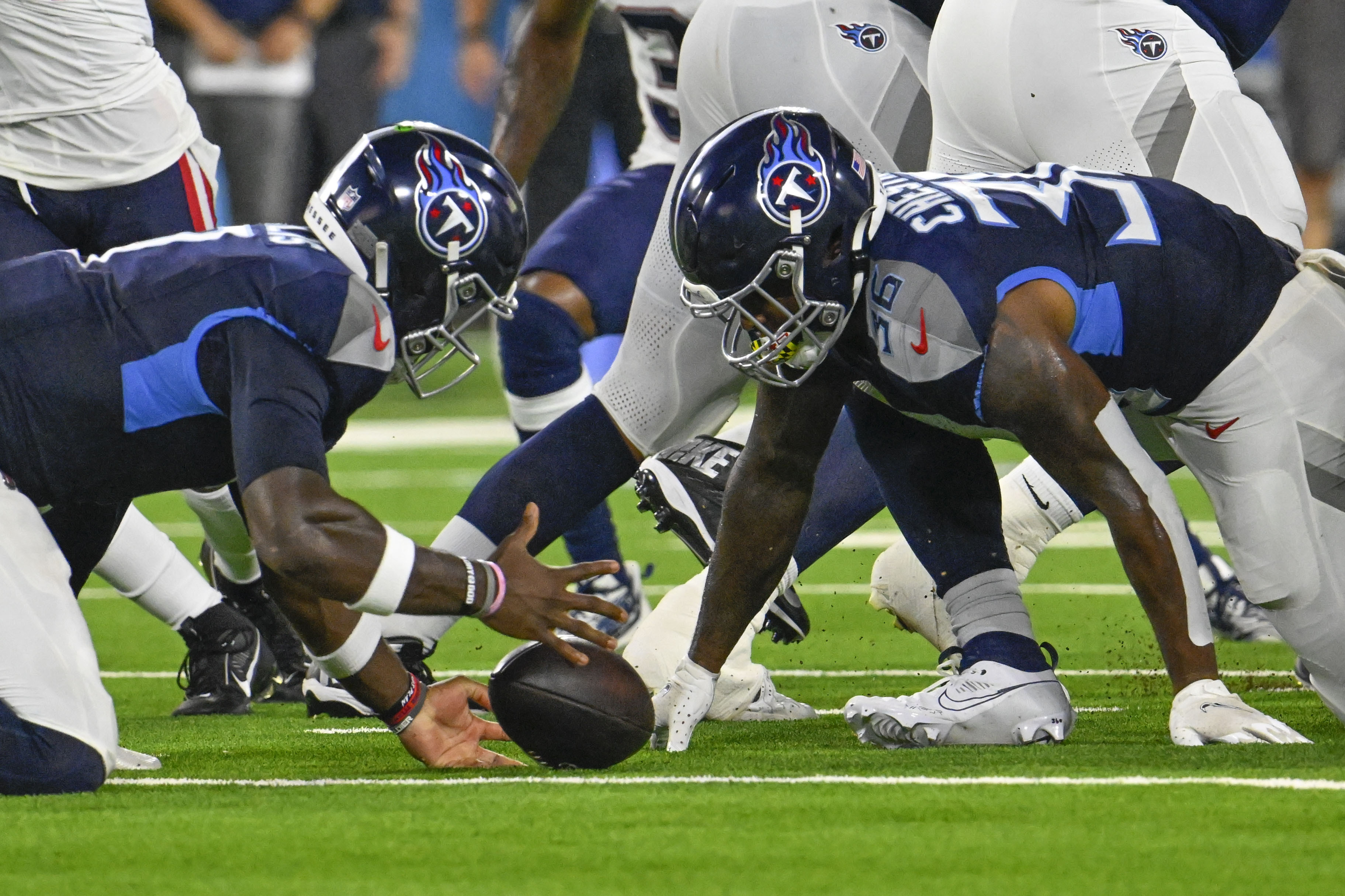 Tennessee Titans quarterback Malik Willis (7) works out before an NFL  football game against the Kansas City Chiefs Sunday, Nov. 6, 2022, in Kansas  City, Mo. (AP Photo/Peter Aiken Stock Photo - Alamy