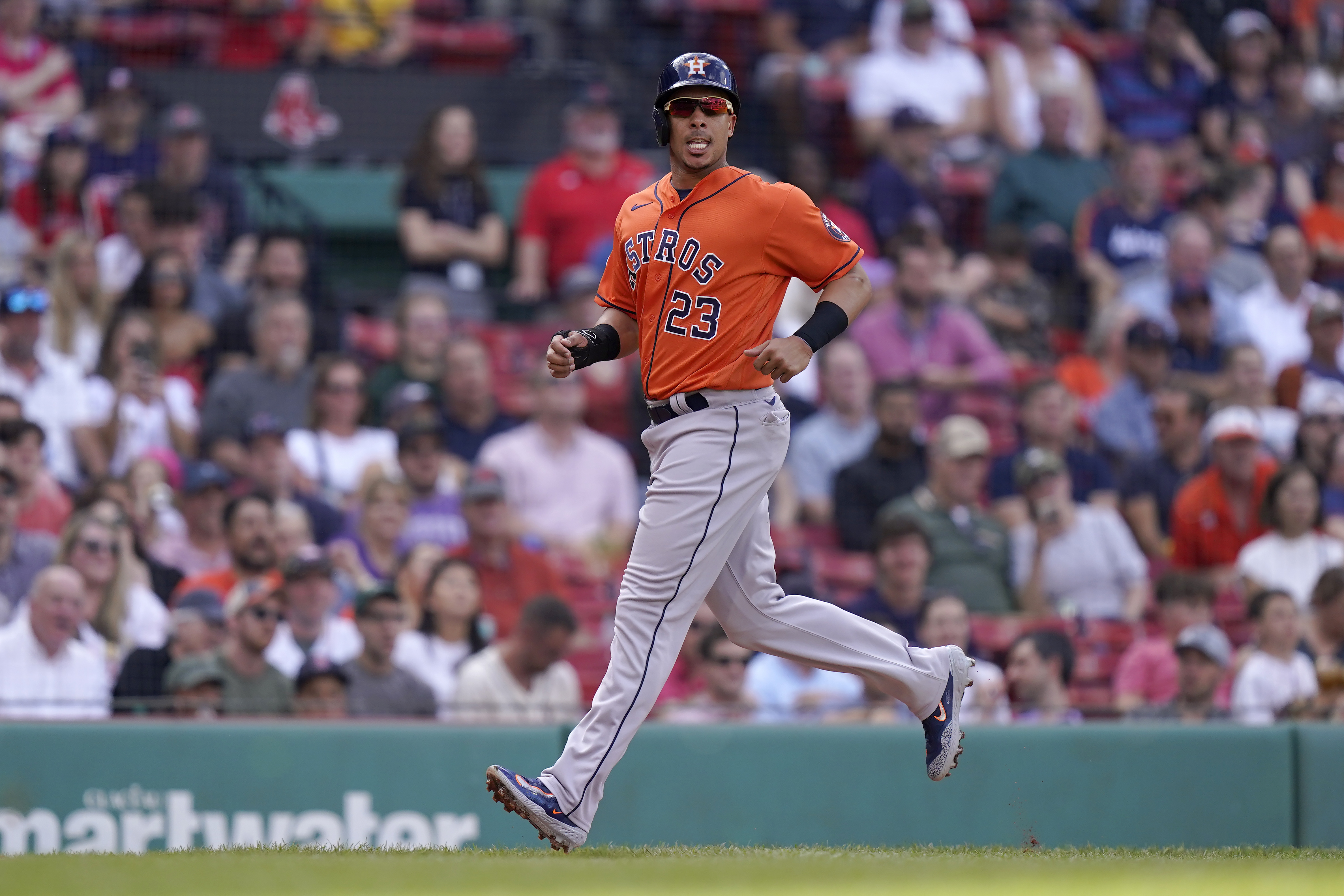 Red Sox avoid series sweep in wild victory over Astros – Sentinel and  Enterprise