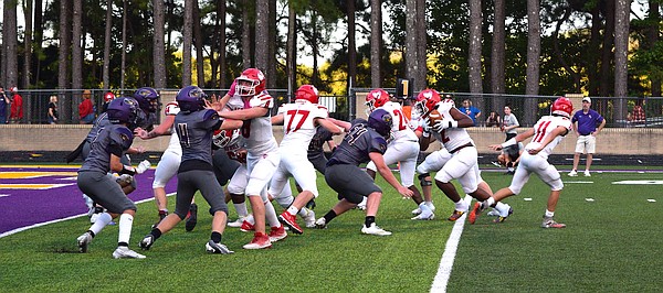 WATCH | Red Devils, Cobras Use Run-heavy Offenses On Rivalry Night ...