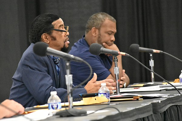 Dollar-store proposal sparks council exchange - Vimarsana News