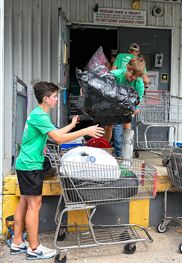 Russellville students help Salvation Army during Days of Caring