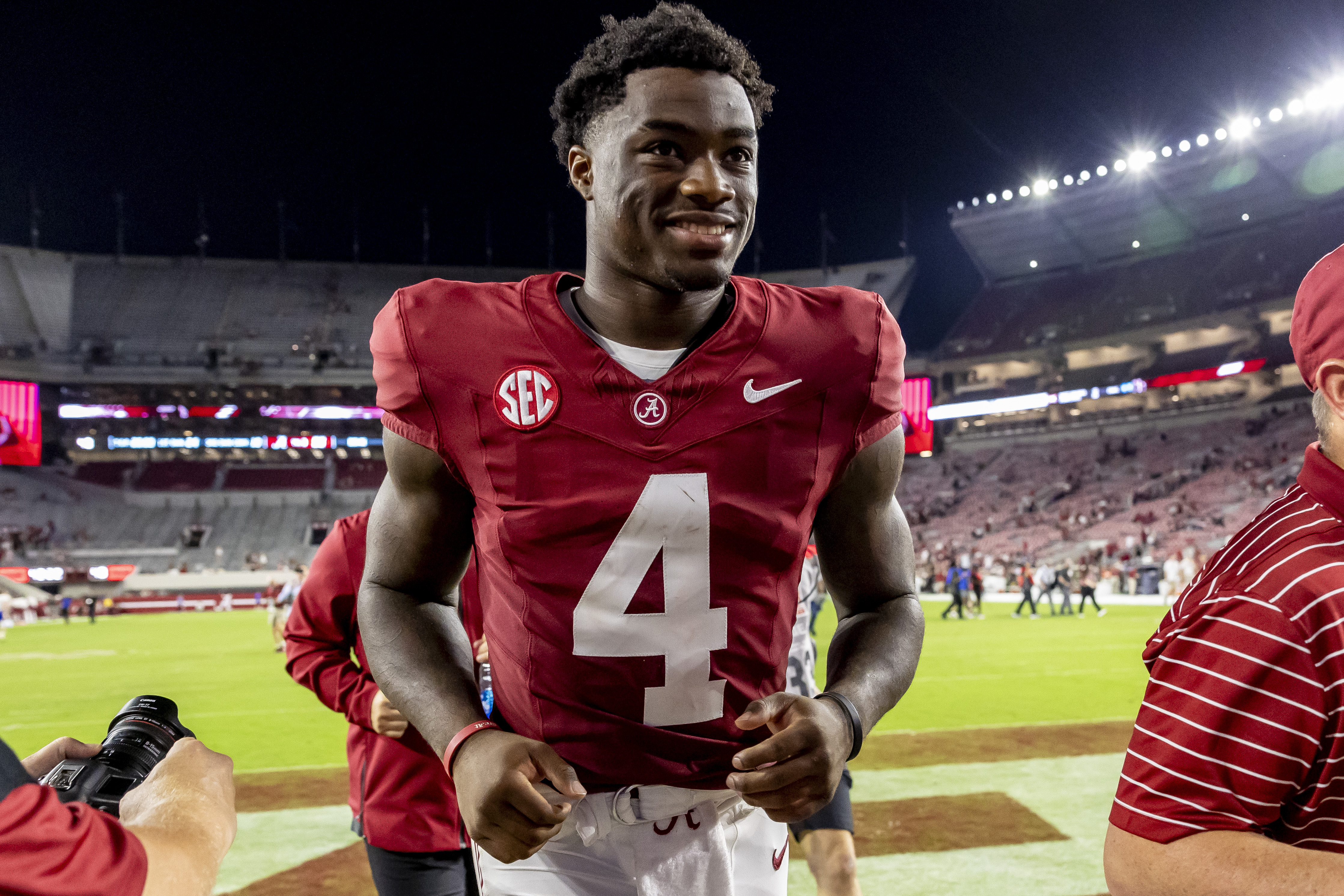 Spotlight on QBs for Longhorns-Tide - Vimarsana News