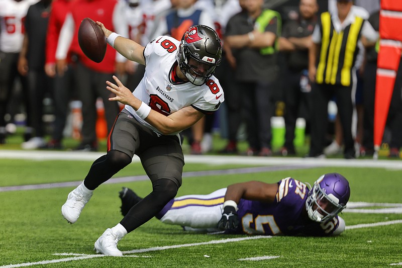 Mayfield shows grit in his Bucs debut