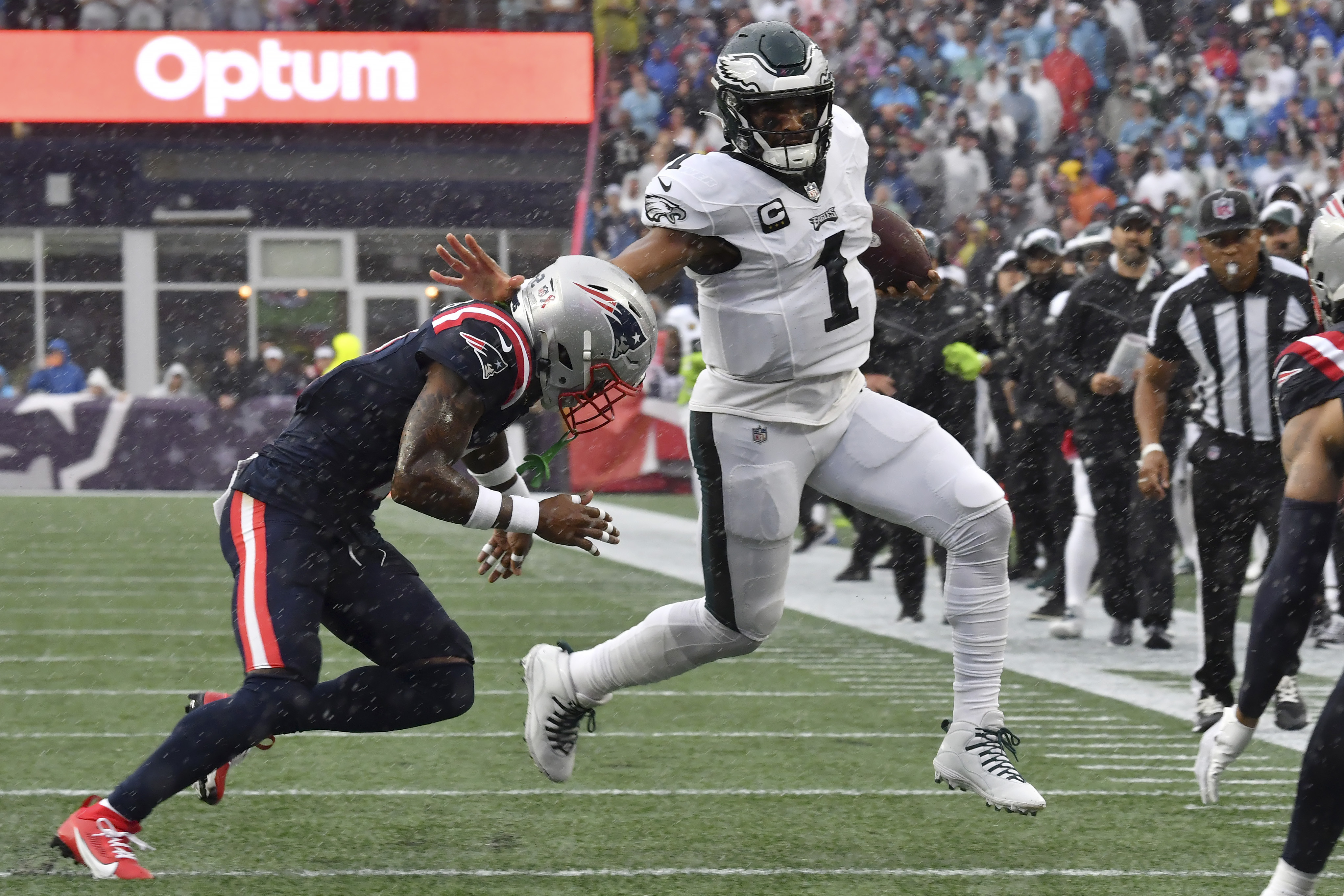 Philly starts fast, hangs on to beat New England