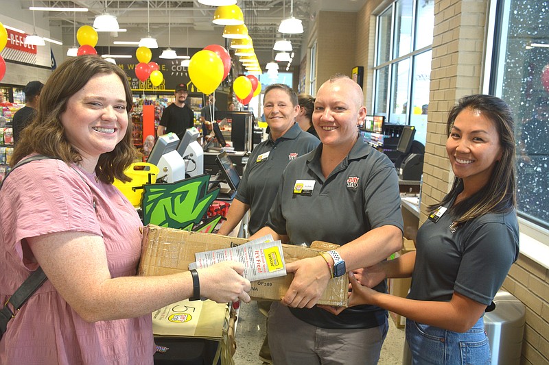 Jiffy Trip donates fans to Hispanic Heritage Festival Siloam Springs HeraldLeader