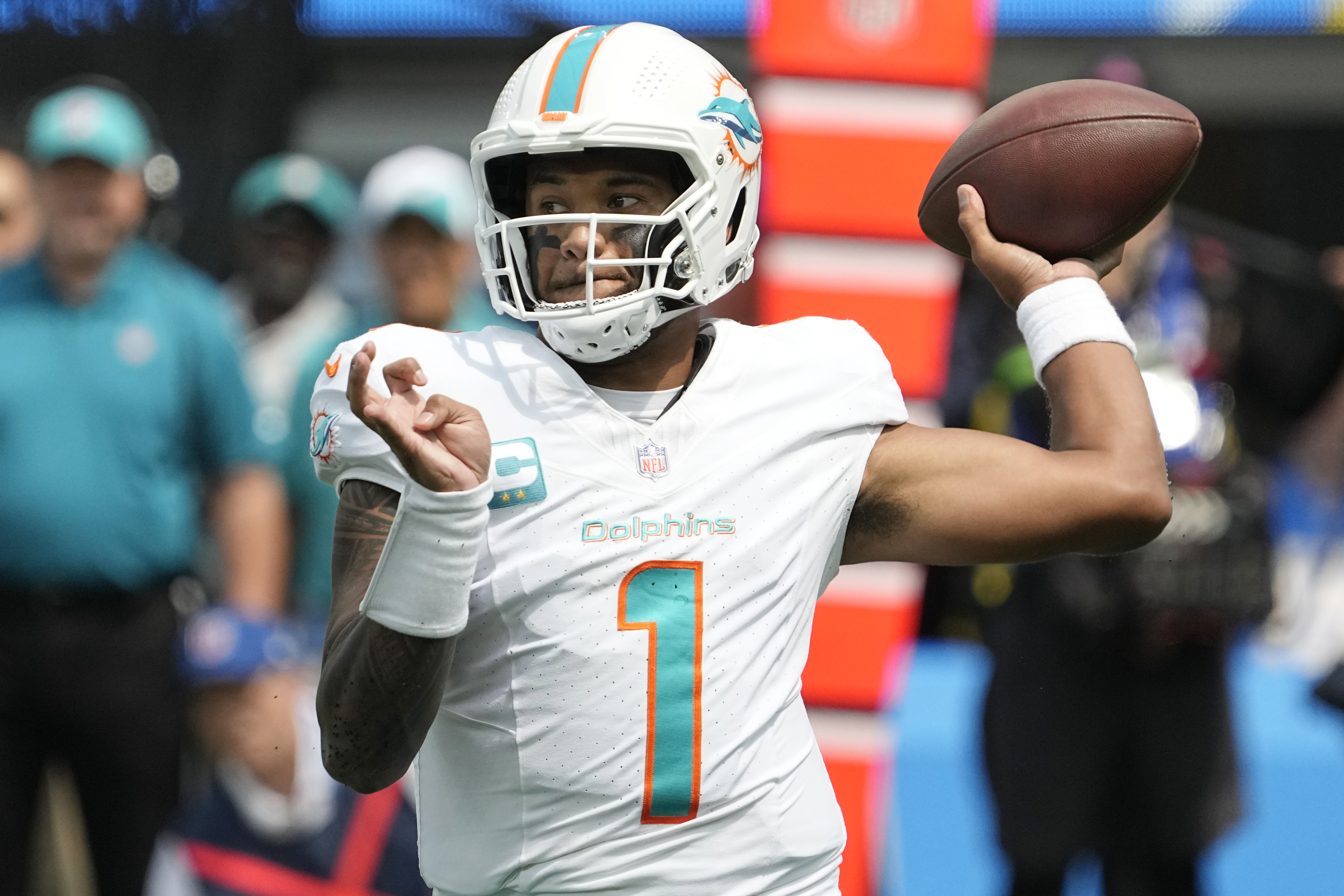 NFL Sunday Night Football: Miami Dolphins vs New England Patriots - Hogs  Haven