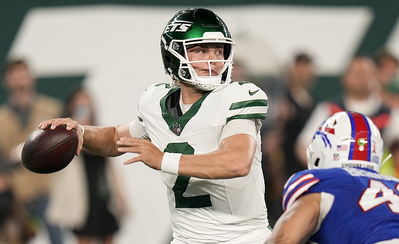 Aaron Rodgers injures Achilles, New York Jets beat Buffalo Bills in overtime