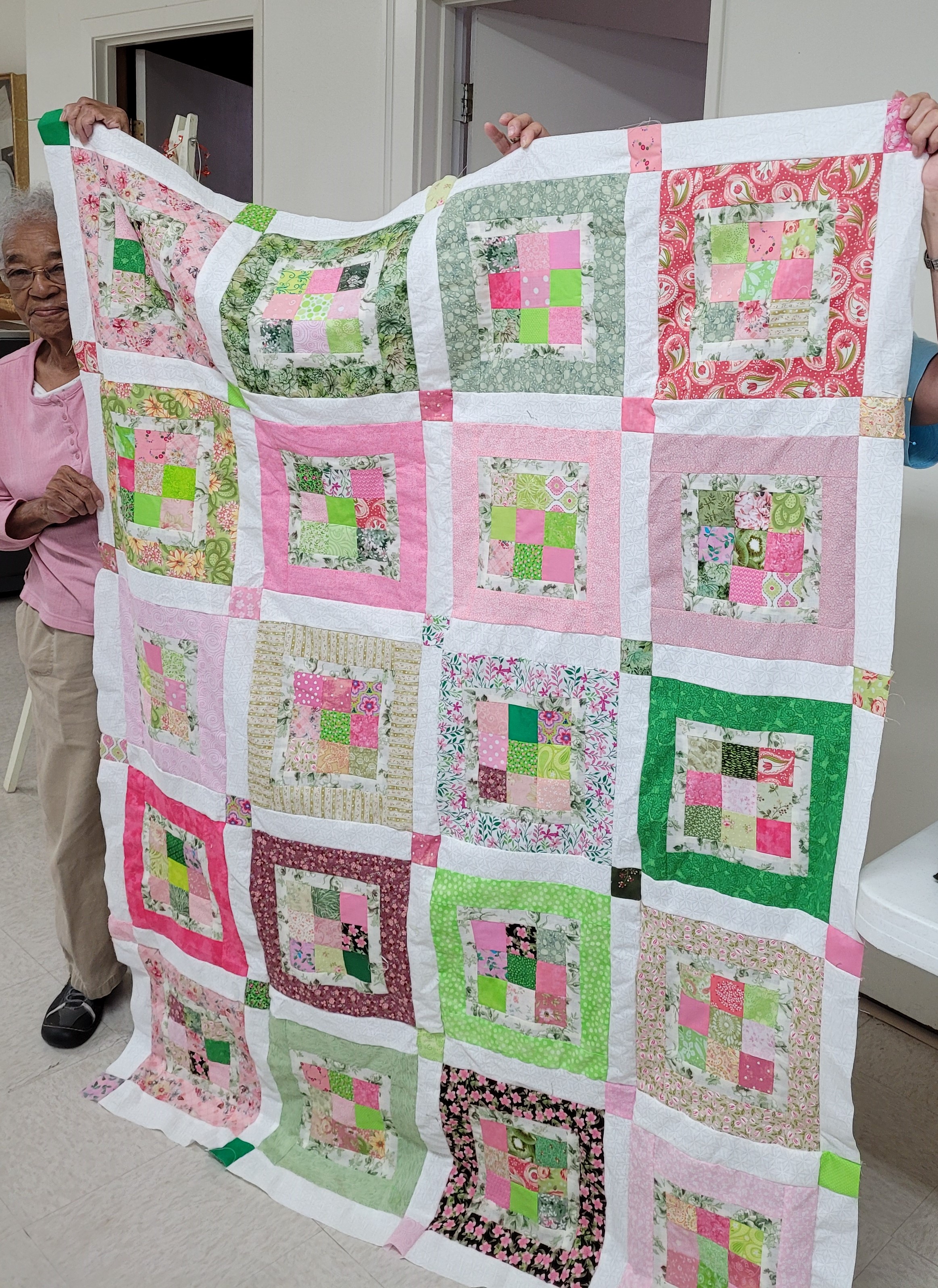 Area quilters hold monthly meeting