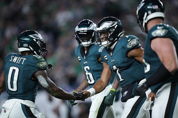 Jalen Hurts has a big night and Eagles make a statement with easy win over  Vikings