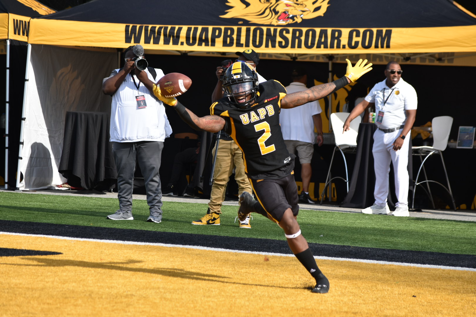 Late defensive push lifts Golden Lions