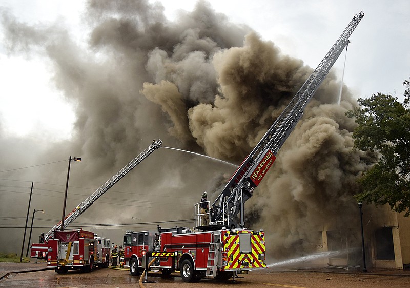 PHOTO Fire engulfs downtown buildings Texarkana Gazette