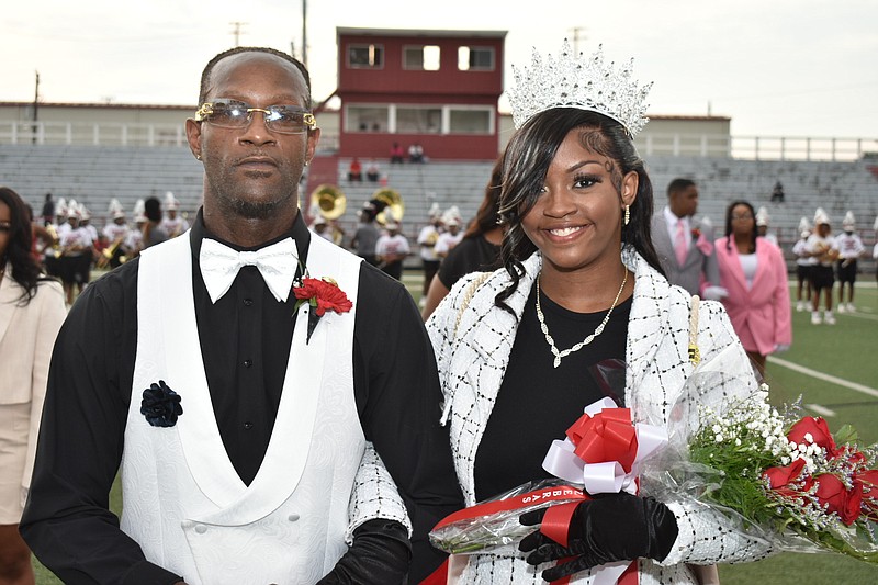 PREP FOOTBALL Early pick six sets tone in defense led Pine Bluff