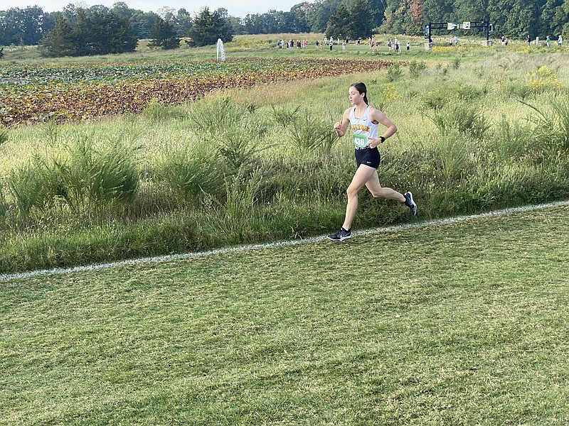 Fulton girls XC’s Mayfield wins Gans Creek Classic, breaks school