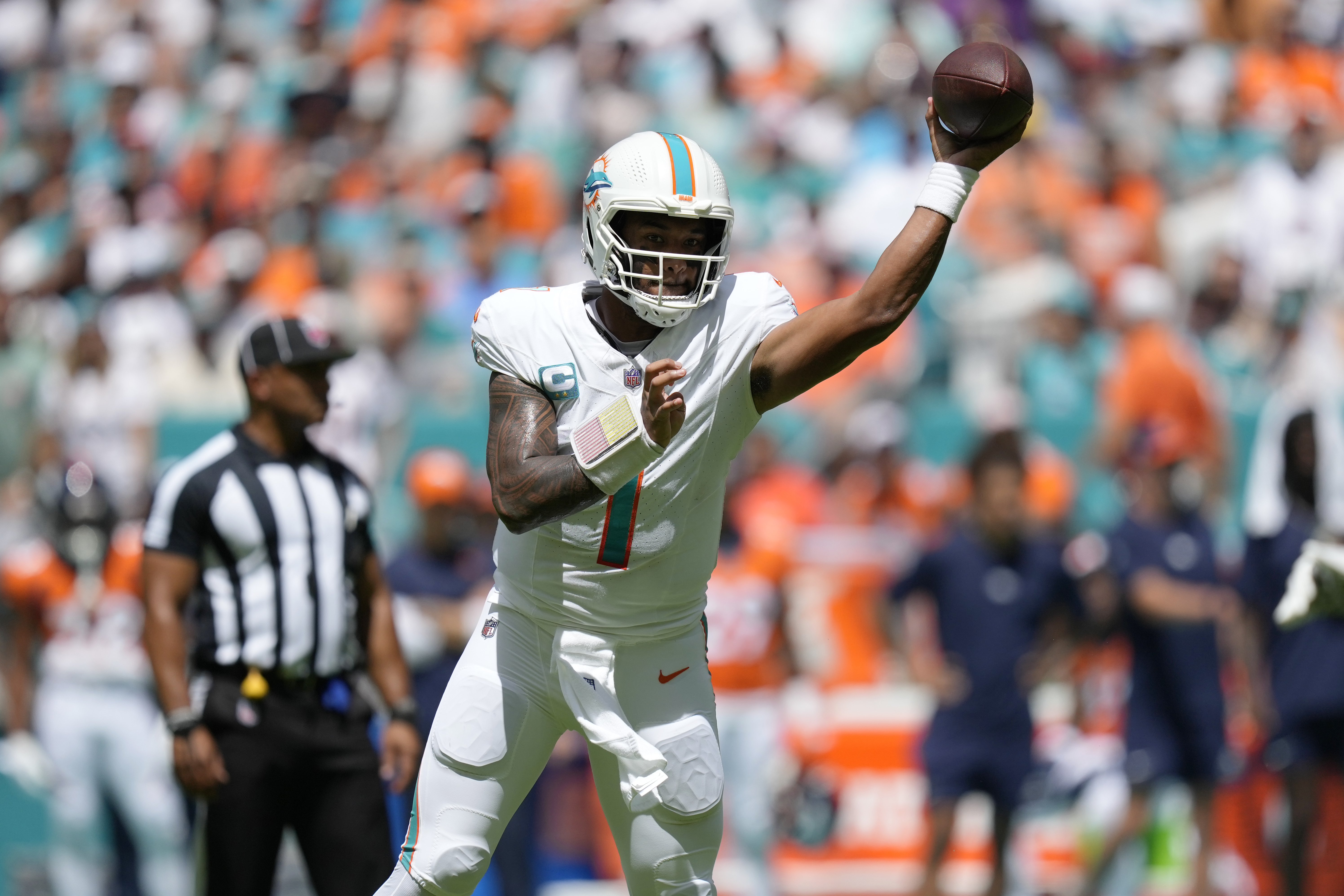 Dolphins rout Broncos 70-20, scoring the most points by an NFL team in a  game since 1966, National News