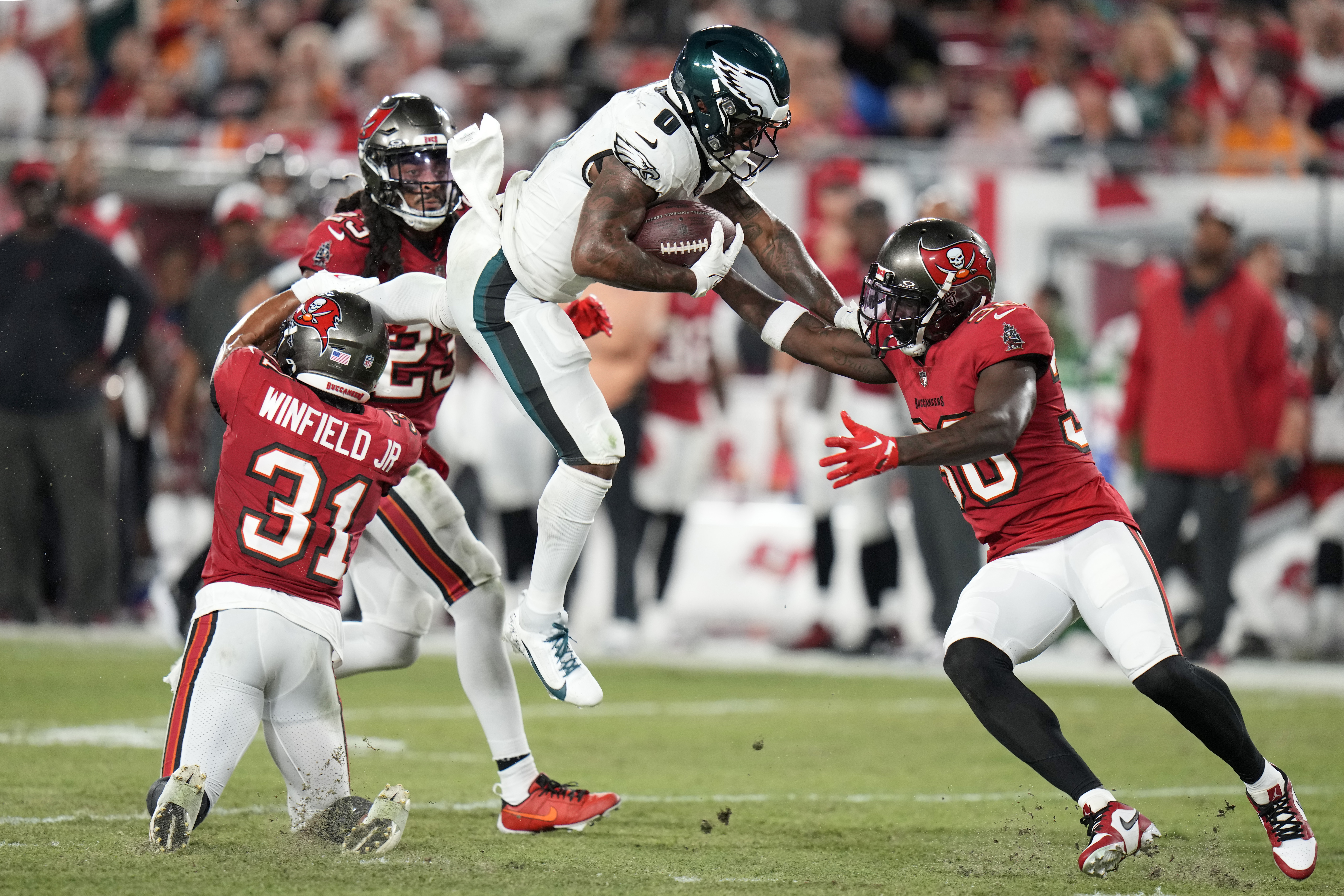 Eagles defense gets its turn to shine, as Philly shuts down Buccaneers in  easy win