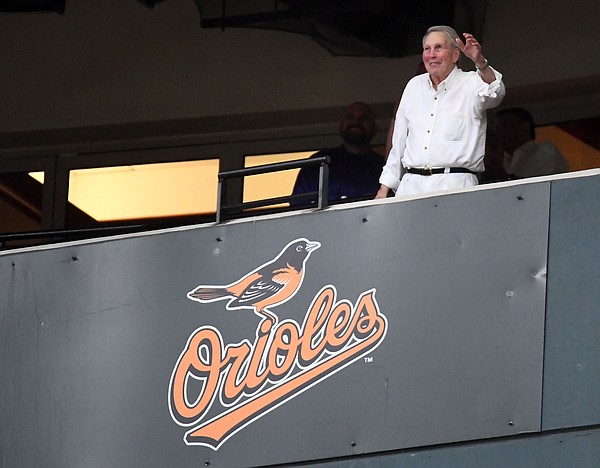 Brooks Robinson, Hall Of Fame Orioles Third Baseman, Dies At 86 ...