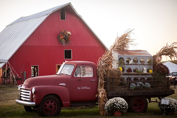 Junk Ranch Oct. 5-7 more than just shopping, it's bringing memories home, say vendors - Vimarsana News