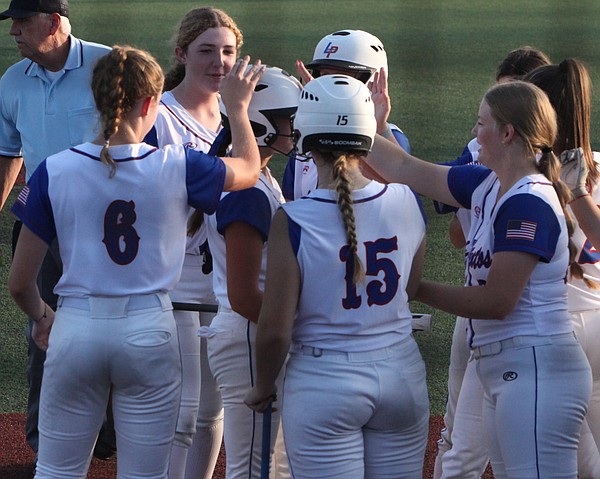 Dunham shines bright in Lady Pintos 3-1 win over Smith-Cotton - Vimarsana News