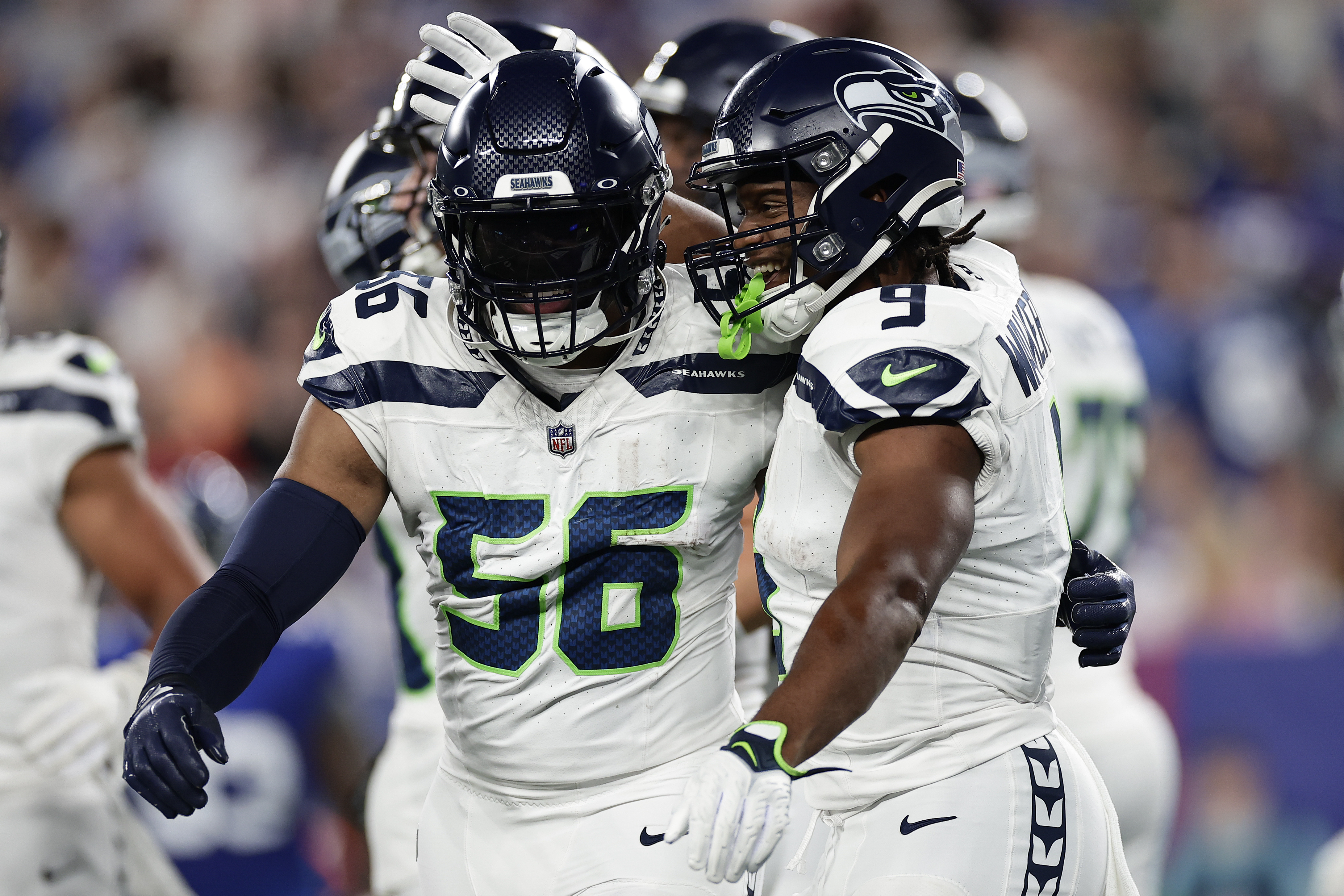 Seahawks smother Jones, win handily