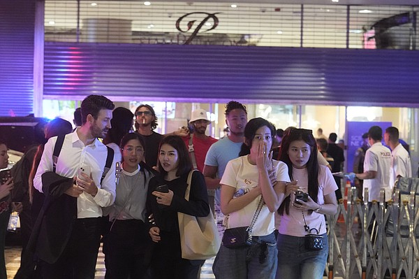 Shooting at Bangkok shopping mall kills two - Vimarsana News