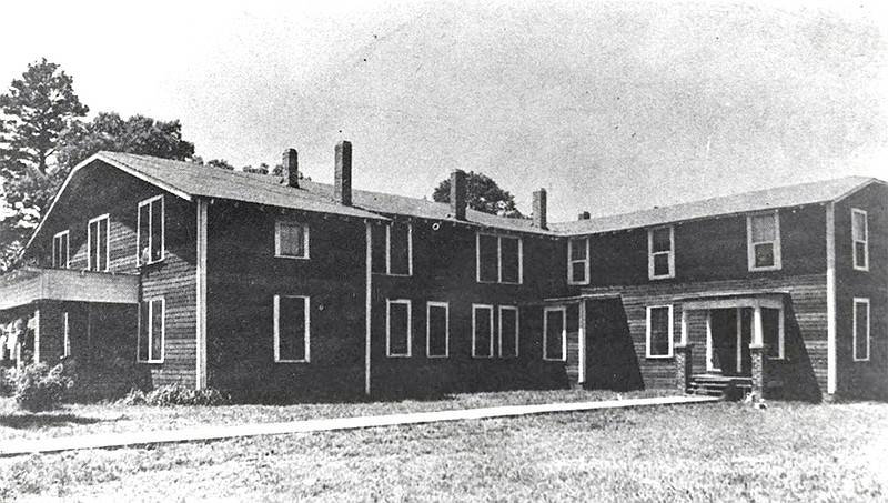 Girls dormitory at the Fargo Agricultural School at Fargo (Monroe County); 1947
(Courtesy of the Butler Center for Arkansas Studies, Central Arkansas Library System)