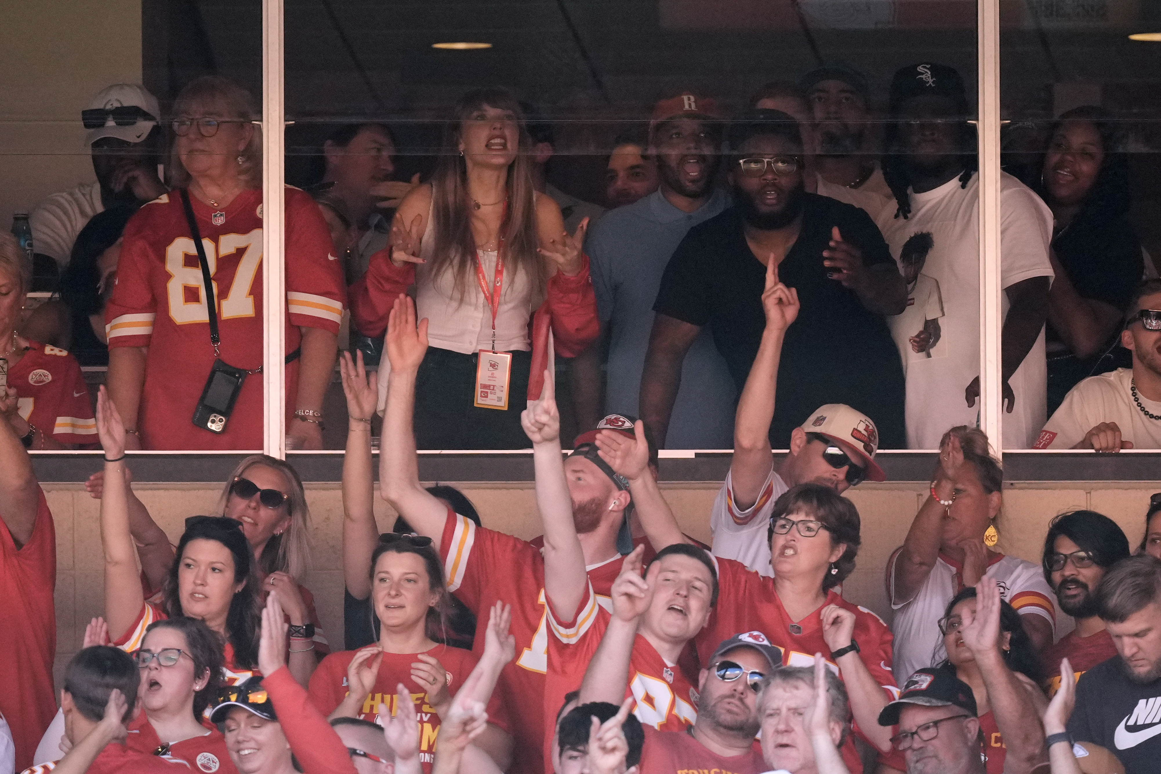 Chiefs fans celebrate first Red Friday of 2022 season