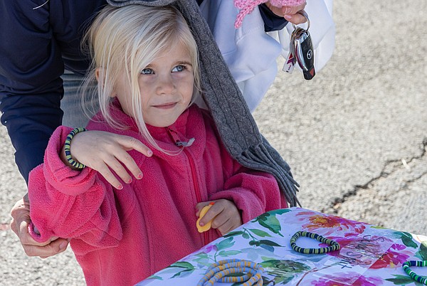 Students sell products at River Oak Market Day - Vimarsana News