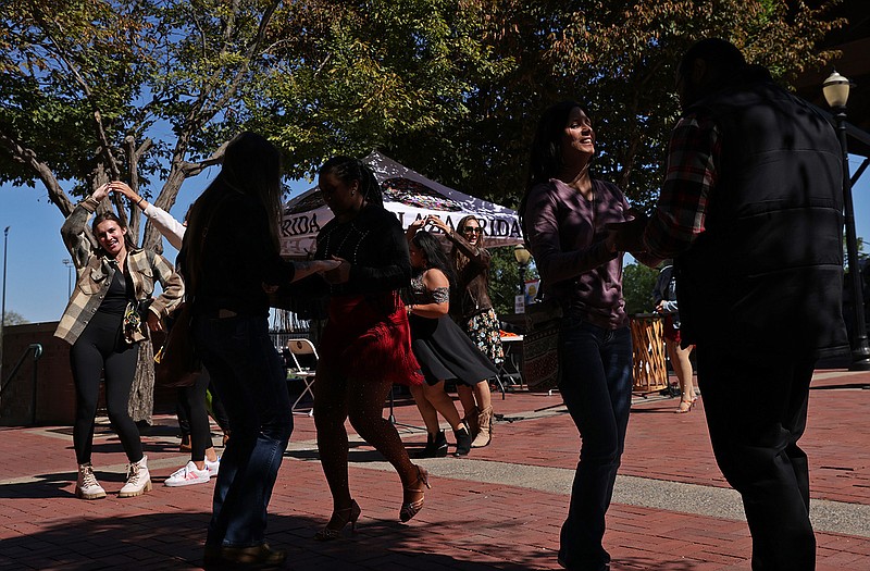 Hispanic music, art and dance on display at downtown Little Rock festival