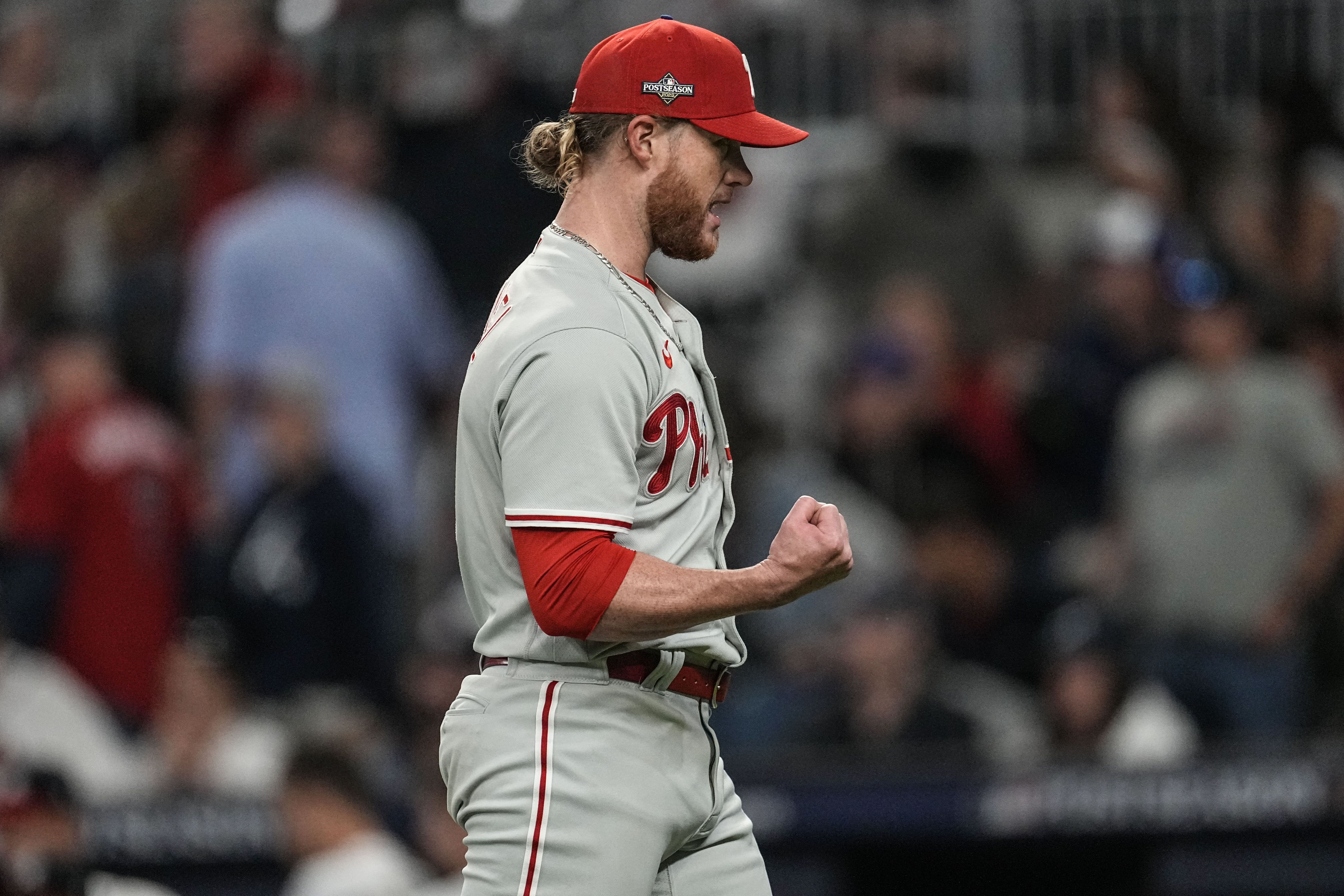 Braves fans throw cans on field after catcher interference call