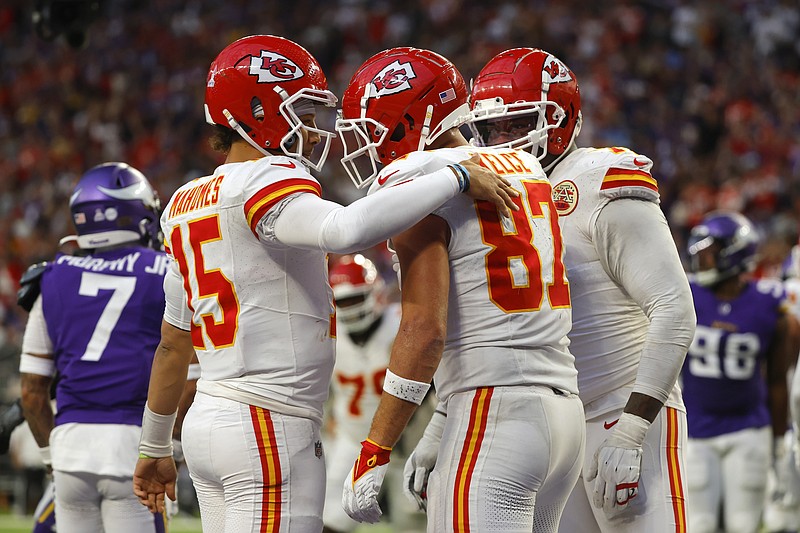 Chiefs alone in first place in AFC after some weekend help