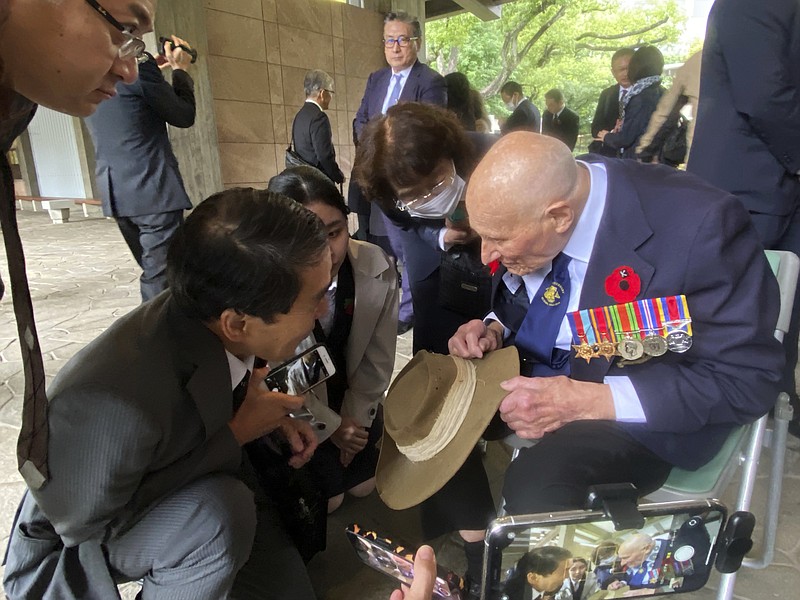UK veteran who fought against Japan in World War II visits Tokyo's