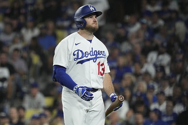 Freddie Freeman eyes batting title; Dodgers clinch first-round bye