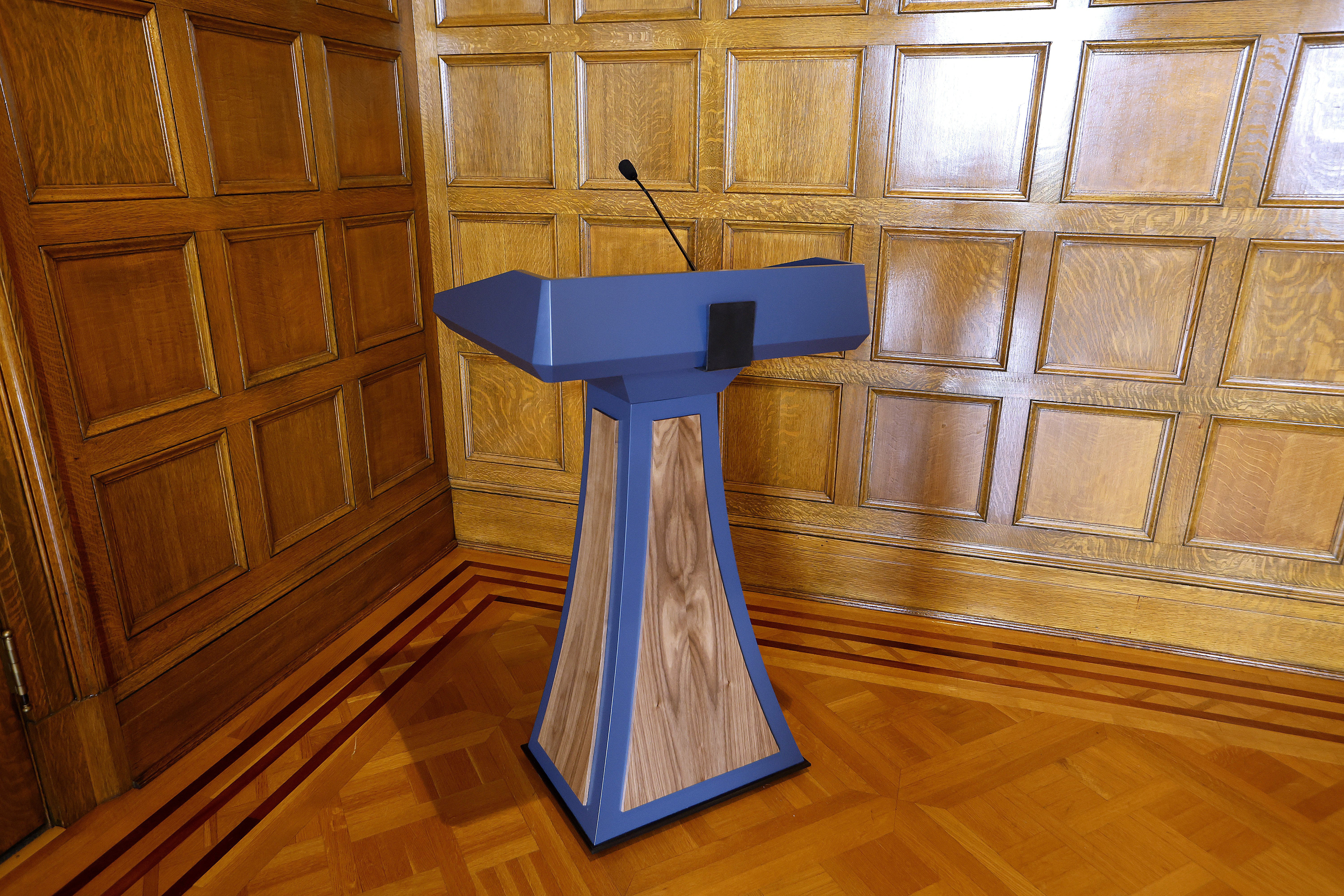 Sanders points to height, sound components among $19,000 lectern's features - Vimarsana News