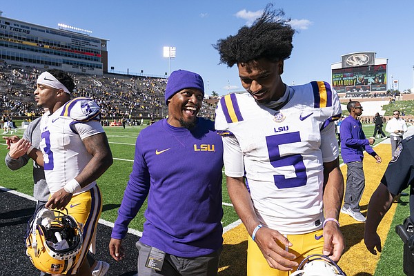 LSU football wears purple uniforms rarely in back-to-back games