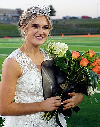 Moorman crowned homecoming queen in Gravette | Westside Eagle Observer Moorman crowned homecoming queen in Gravette | Westside Eagle Observer