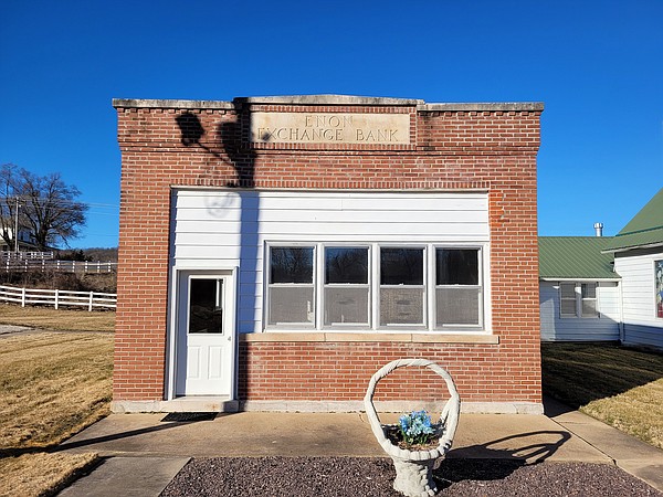 Enon church, bank testify to once-thriving community - Vimarsana News